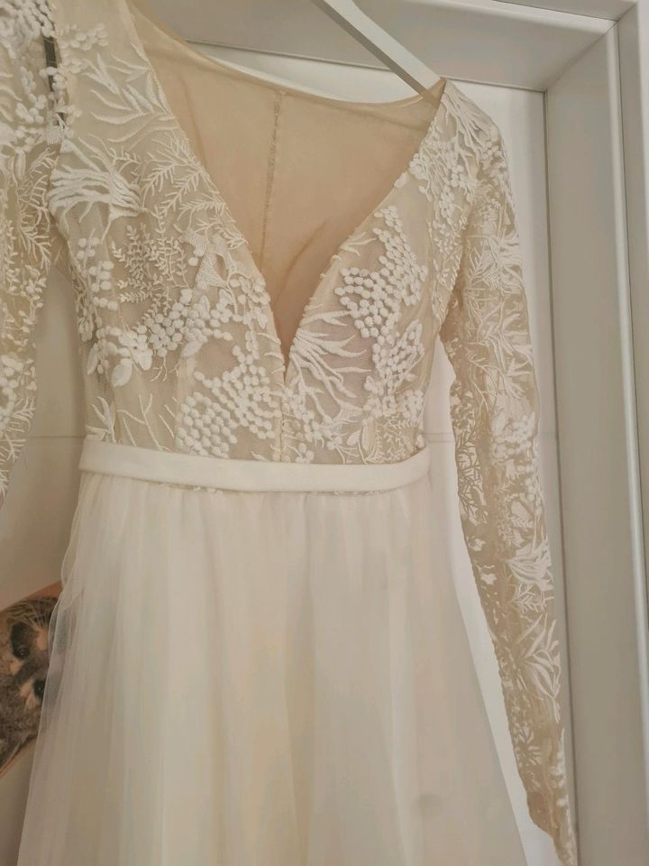 Hochzeitskleid/Brautkleid ungetragen in Salzatal