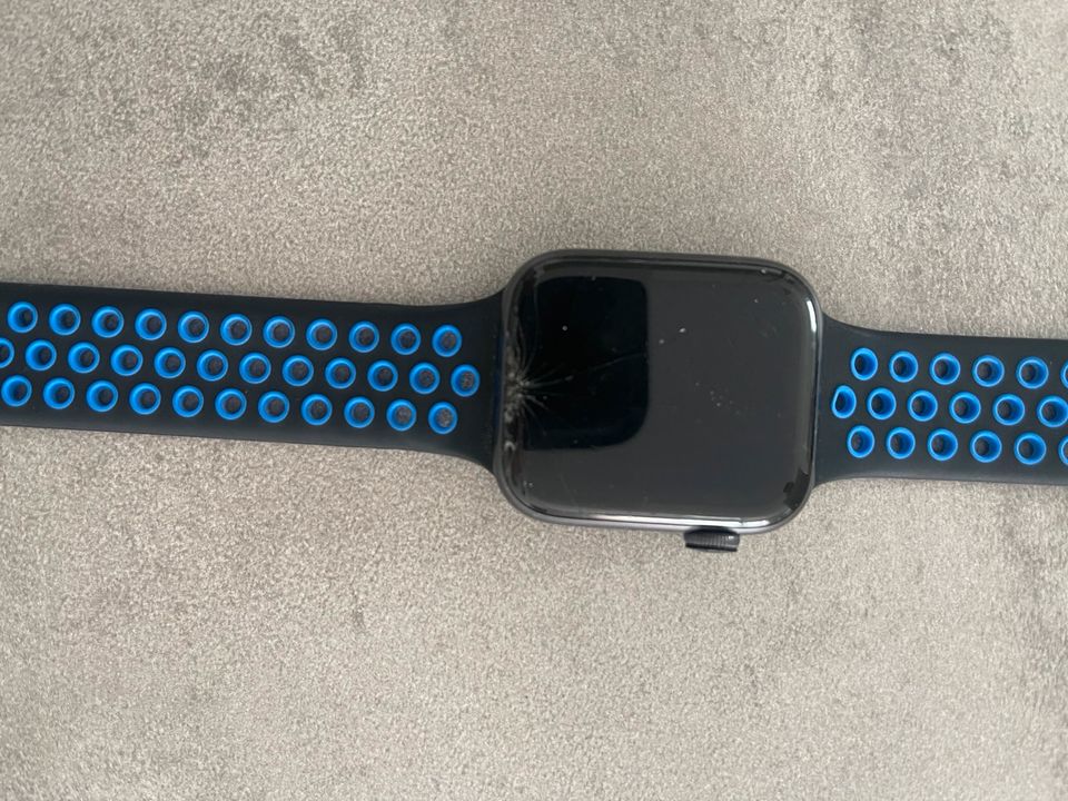 Apple Watch 5 44 mm in Hürth