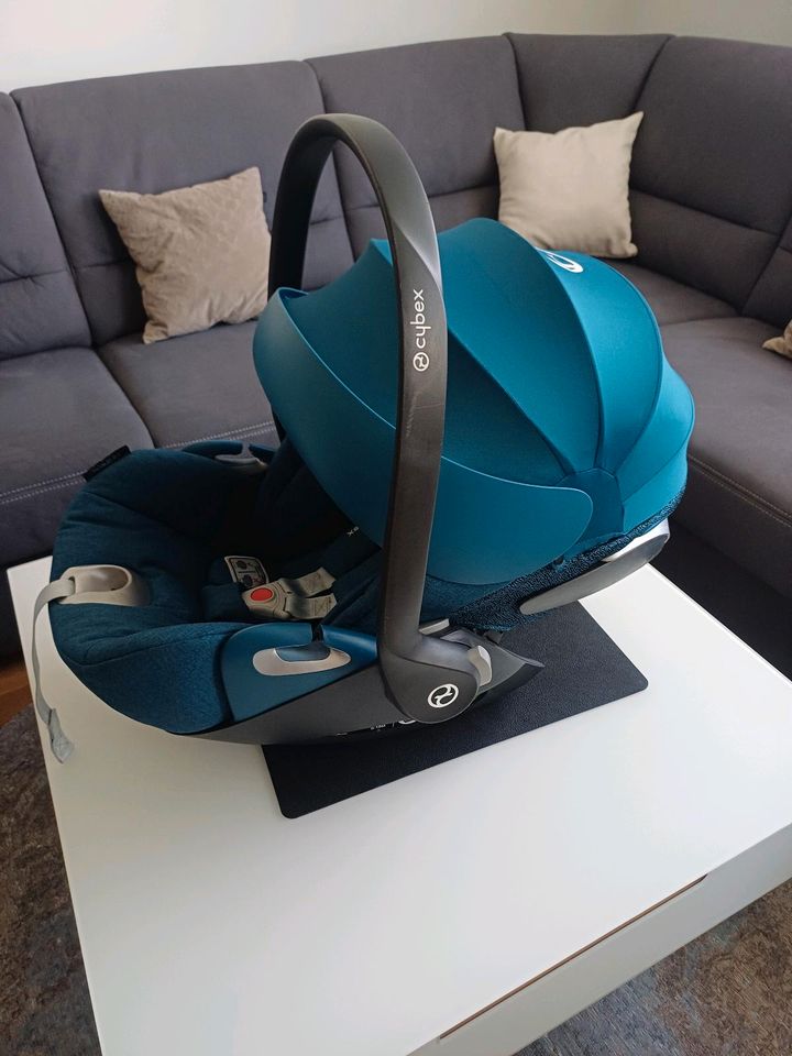 Cybex Cloud Z i-Size platinum babyschale mit Auto cybex base Z in München