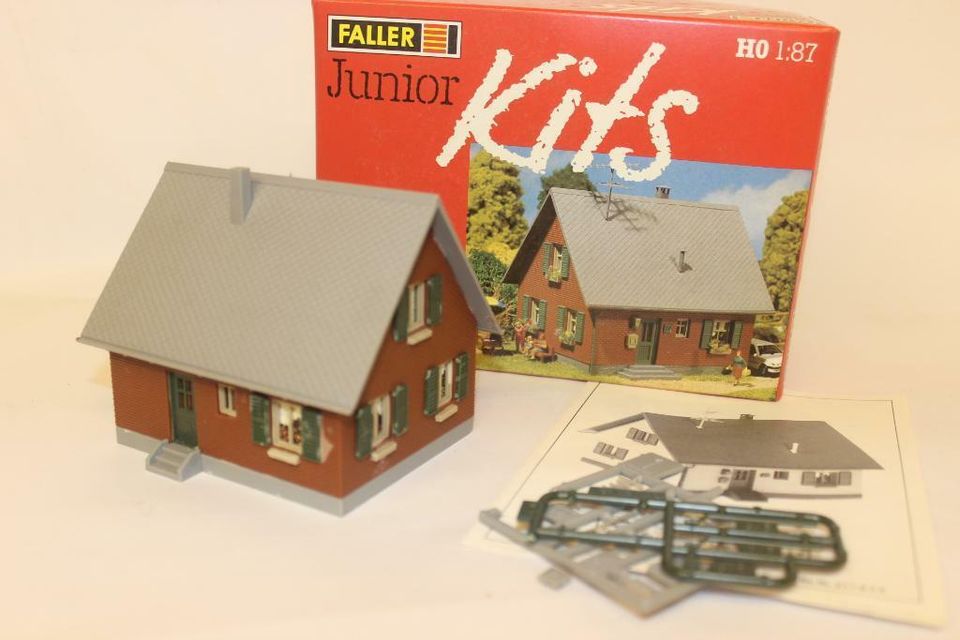 Faller 1256 Klinkerhaus Einfamilienhaus Junior Kit Serie für H0 in Calw