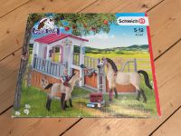 Schleich Horse Club Pferdebox mit Pferdepflegerin 42369 Nordrhein-Westfalen - Porta Westfalica Vorschau