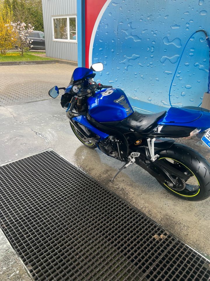 Suzuki Gsx-R 600 K7 in Stralsund