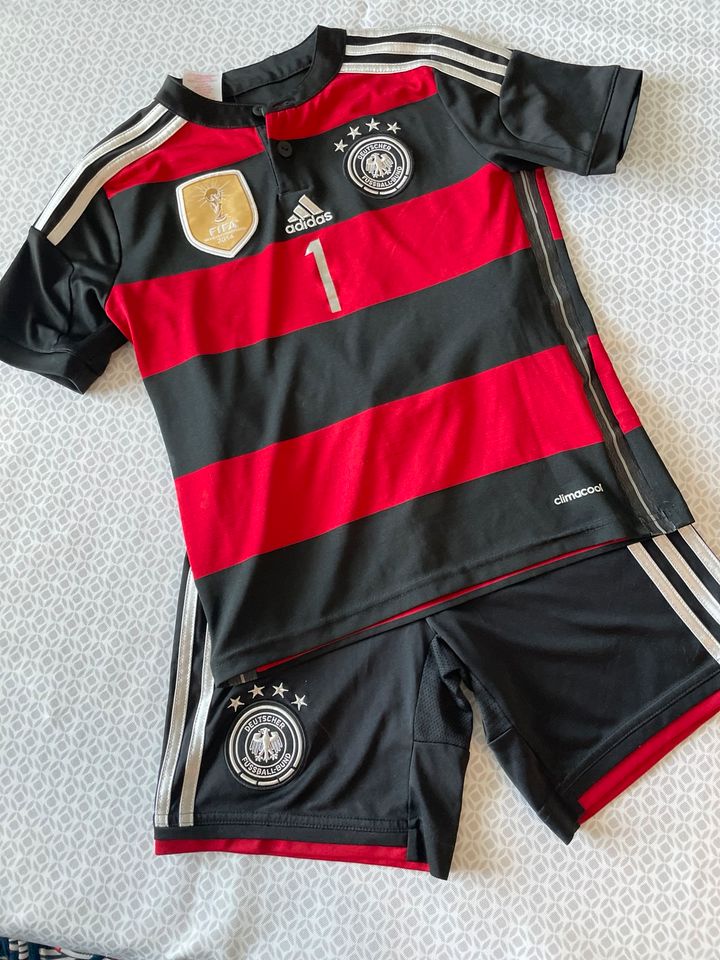 Adidas Set Trikot personalisiert MAX 140 in Isernhagen