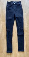 NA-KD Jeans Gr. 36 schwarz destroyed Stretch skinny Nordrhein-Westfalen - Unna Vorschau