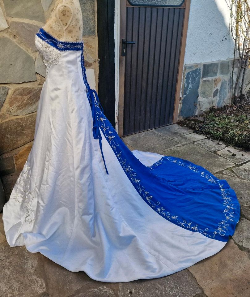 Brautkleid Abiball Abschlussball Kleid in Flammersfeld