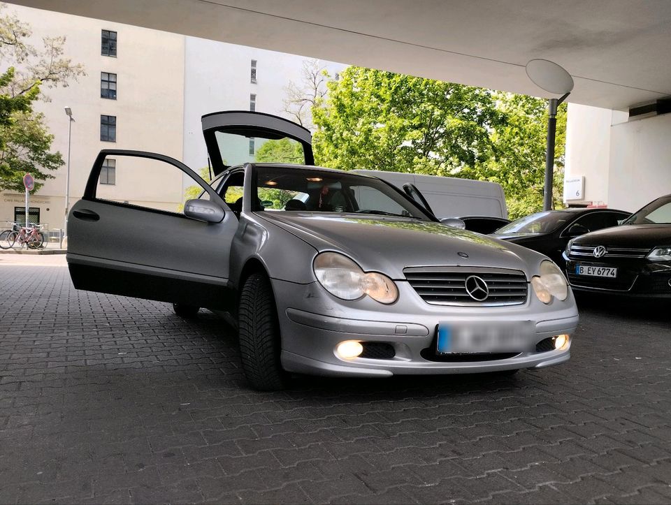Mercedes Benz C180 Sportcoupe Automatik in Berlin