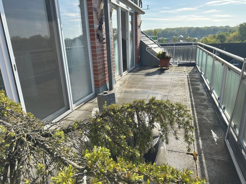 gepflegte Dachgeschosswohnung mit EBK und Dachterrasse in Brüggen in Brüggen