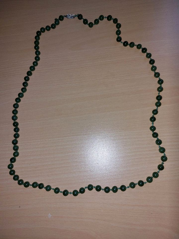 Perlenkette Jade in Lüdenscheid