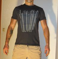 Levi's T-Shirt Sehr guter Zustand Gr. M T Shirt Levi Strauss Baden-Württemberg - Göppingen Vorschau