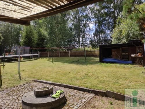 Attraktives Ein-Zweifamilienhaus mit Garage und schönem Grundstück in 02681 Schirgiswalde sucht neue Eigentümer! in Kirschau