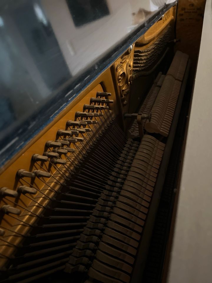 Wunderschönes schwarzes Klavier in Jülich