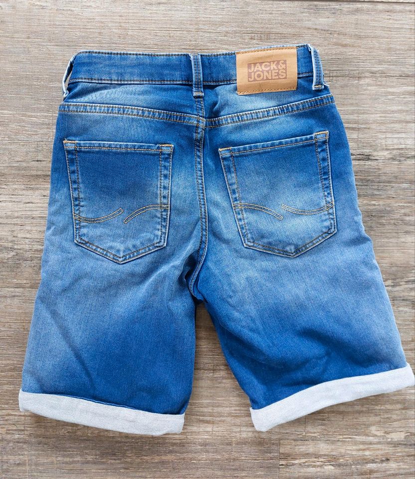 ❤️inkl. Versand ❤️ Jack & Jones Jeans Shorts kurze Hose Gr. 152 in Kirchberg