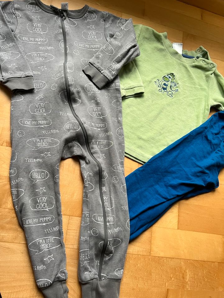 Schlafanzug pyjama paket 98 104 nicki dino einteiler sweat grün in Osterzell