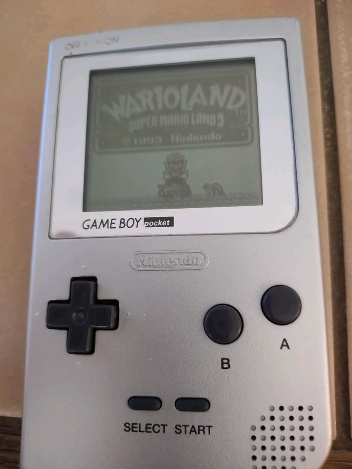 Gameboy Pocket von Nintendo mit 4 Spiele, Mario in Berlin