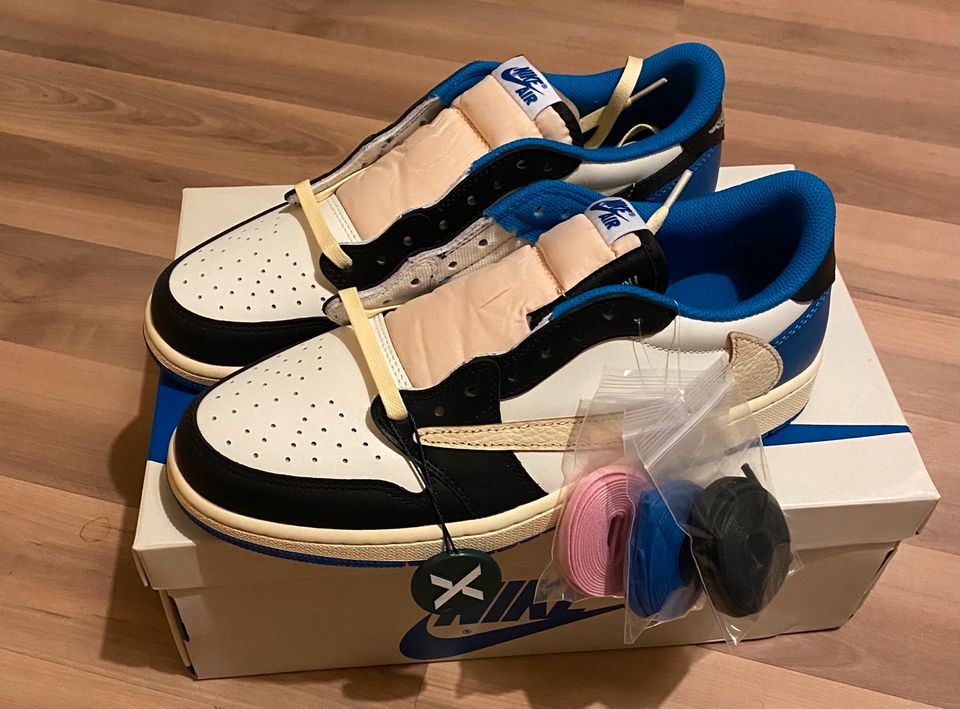 Air Jordan 1 Low Fragment x Travis Scott in Essen