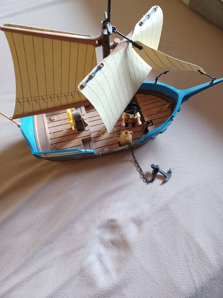 Playmobil kleines Piratenschiff und Zubehör in Weichering