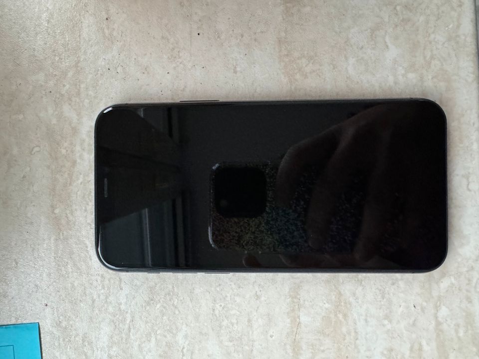 iPhone 11 Pro, 256 GB, Top Zustand, viel Zubehör in Hamburg