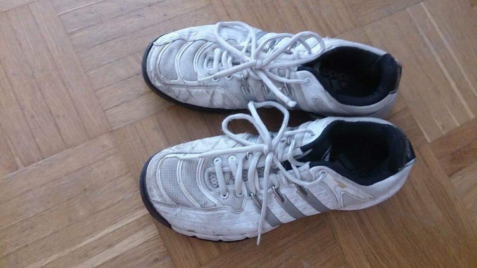 Adidas Schuhe Gr.38 2/3 in Detmold