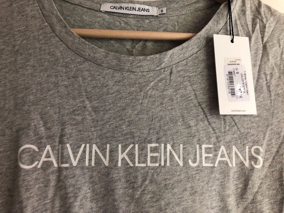 Calvin Klein T-Shirt neu in Kiel