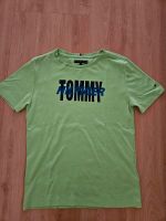 T-Shirt Shirt Tommy Hilfiger neongrün Gr. 152 Nordrhein-Westfalen - Augustdorf Vorschau