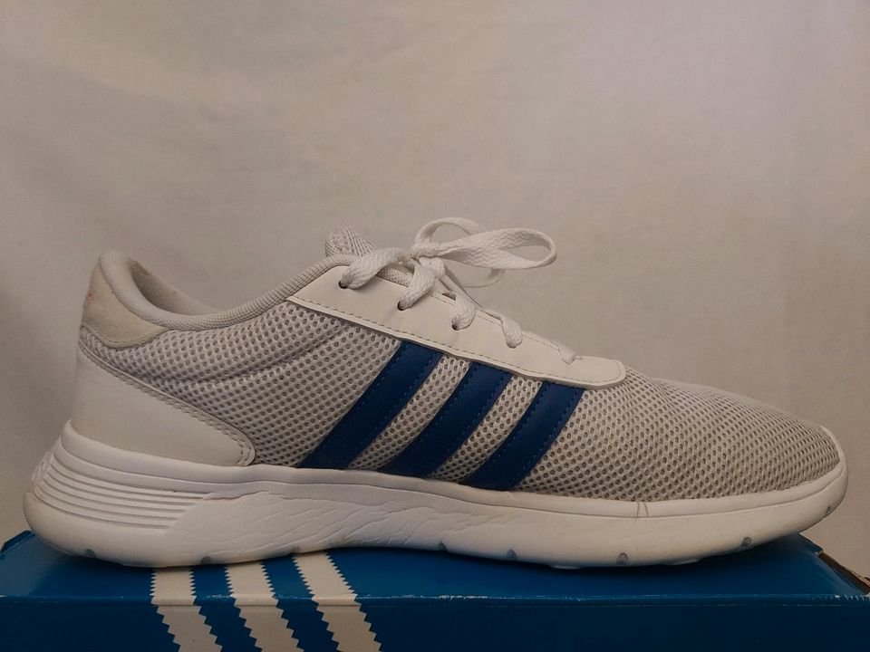 Herren Sneaker ADIDAS  Gr: 45 1/3 in Mettmann