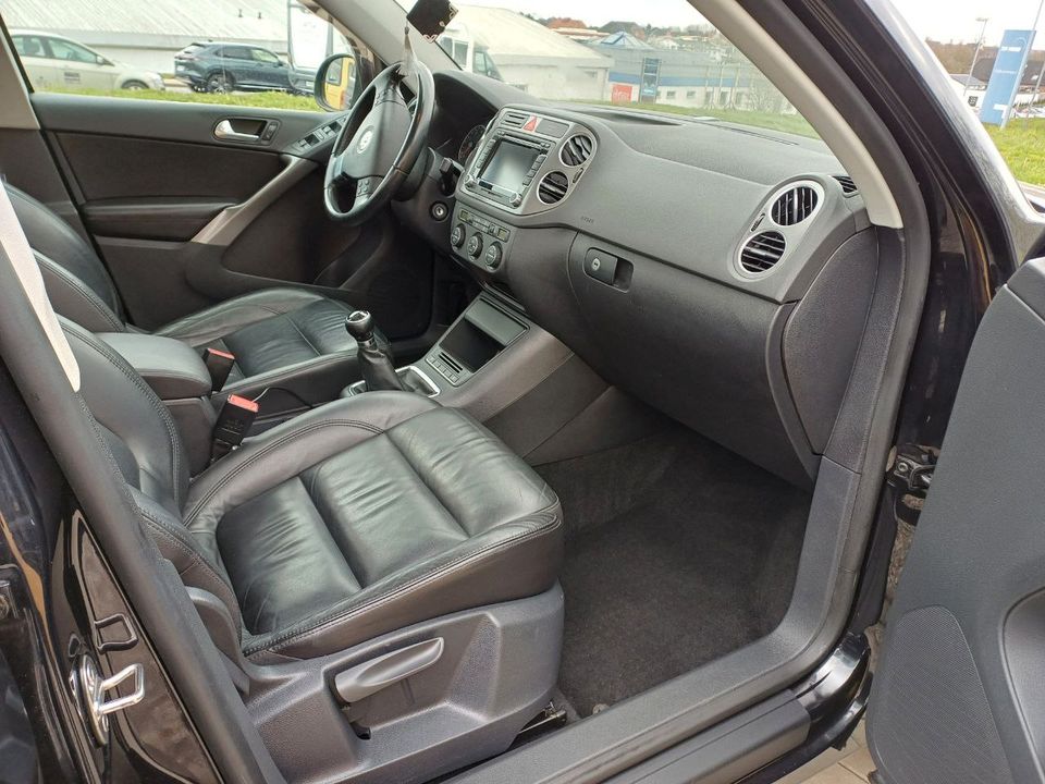 VW Tiguan 2.0  Benzin*PANO*NAVI*TÜV/AU NEU in Gägelow