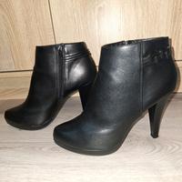 Damen Stiefelletten Schwarz Catwalk 39 Nordrhein-Westfalen - Halver Vorschau