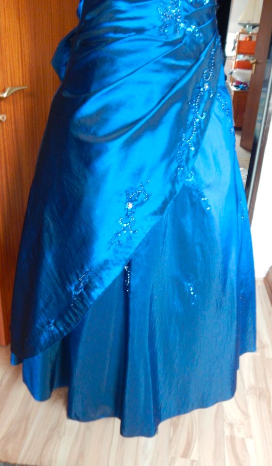 Traumkleid / Ballkleid Blau Gr. 38 / Hochzeit / Ball / Prinzessin in Horneburg