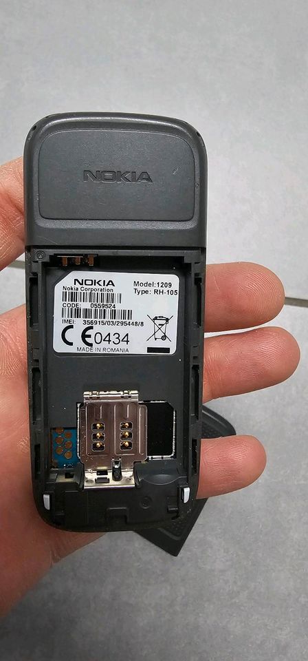 Nokia 1209 mit Neu Akku in Duisburg