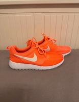 Nike Schuhe Roshe Run orange Brandenburg - Brieselang Vorschau