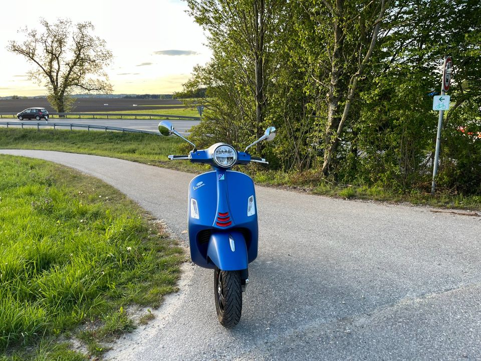 Vespa GTS 300 Supersport HPE in Dietramszell