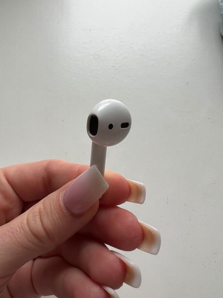 Apple air pod in Weissach