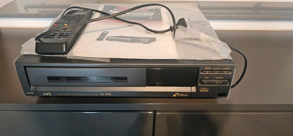 VHS Videorecorder JVC HR-FC100EG in Brieselang