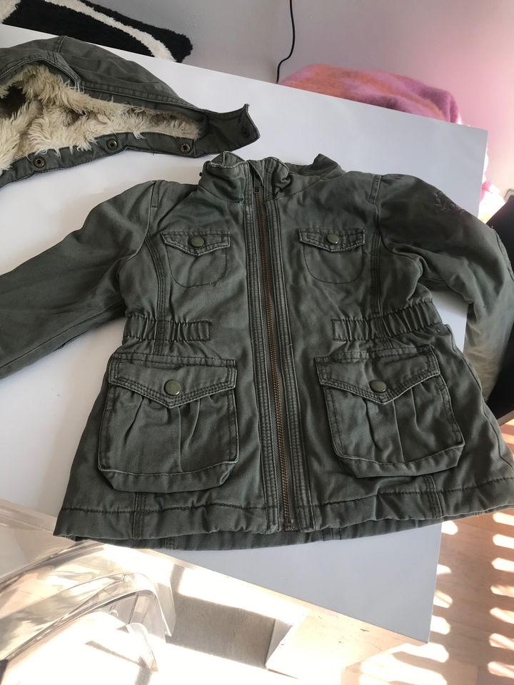 Süsse Kinderjacke Khaki Gr.98 H&M Kapuze abnehmbar Parka TOP in Hamburg