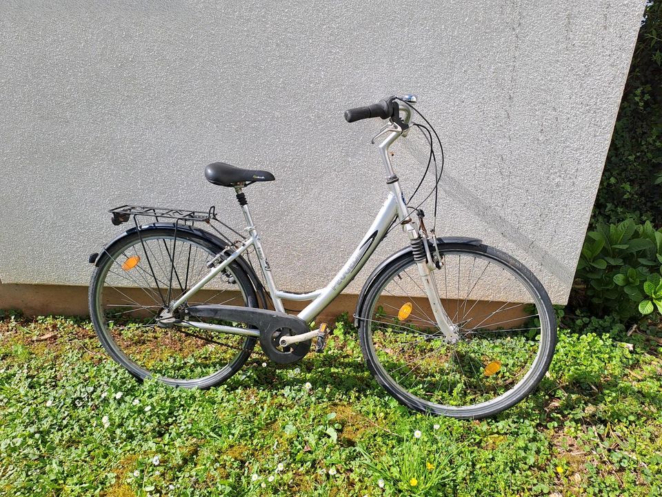 Damen Fahrrad  Peugeot  Aluminium in Frankfurt am Main