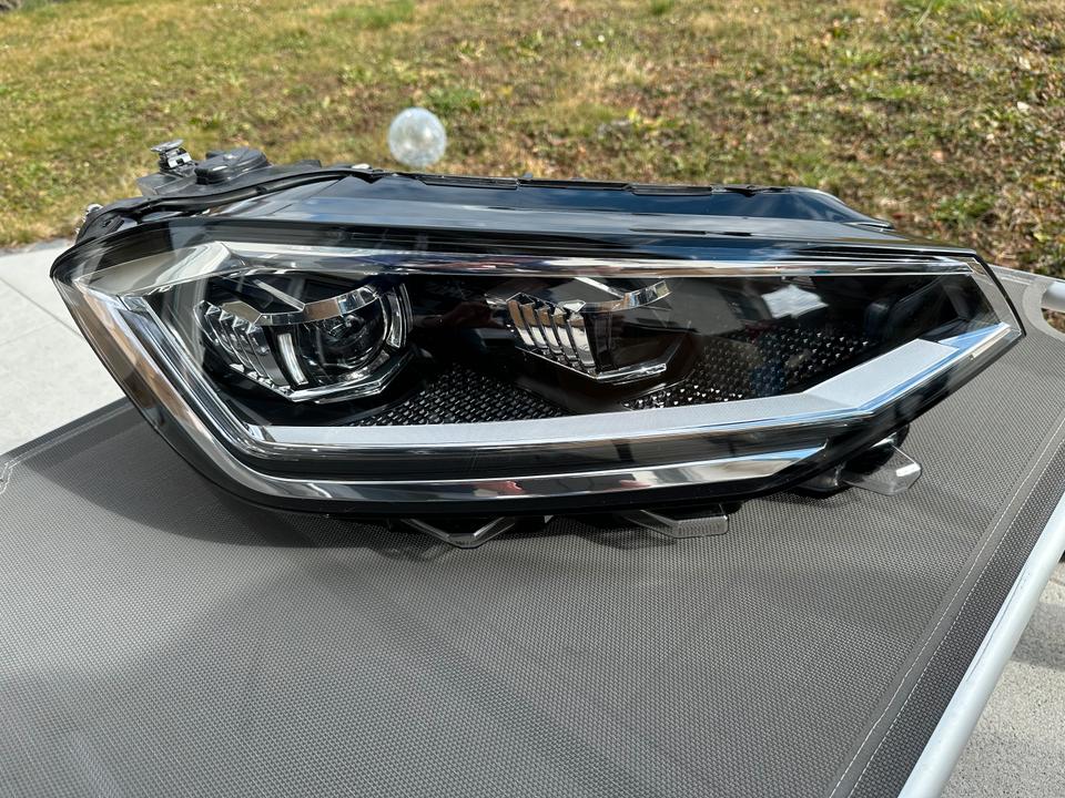 VW Golf 7 Sportsvan 517941082 voll LED Scheinwerfer rechts in Hurlach