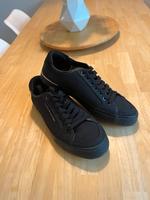 Tommy Hilfiger Sneaker wie * NEU * schwarz Gr.40 Nordrhein-Westfalen - Schwerte Vorschau