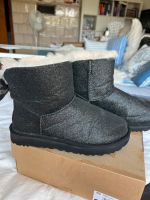 Original UGGs Bailey Bow Schleife schwarz glitzer 40 Frankfurt am Main - Preungesheim Vorschau