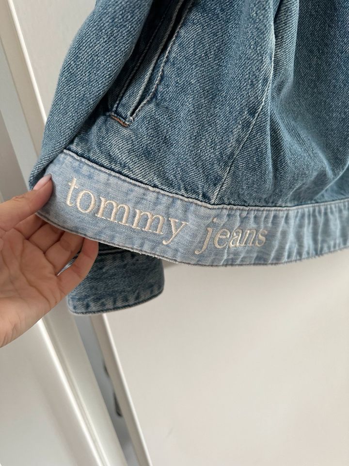 Tommy Jeans Jacke gr. M neu! in Berlin