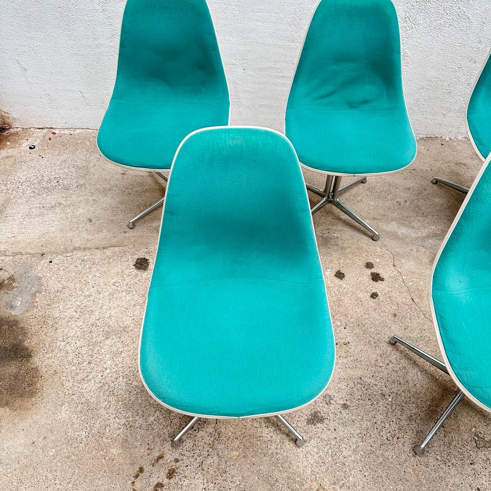 8x Herman Miller / Vitra | Charles & Ray Eames | Fiberglass Side Chairs / Sidechairs | Fiberglas | Vintage Mid-Century Designklassiker in Köln