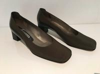 Peter Kaiser Pumps, braun/khaki, wie neu, Größe 7 (40,5) Niedersachsen - Wallenhorst Vorschau