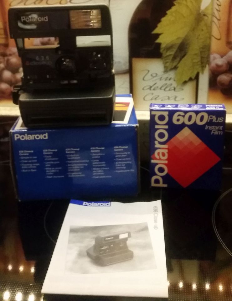 Sofortbildkamera Polaroid 636 mit original Polaroid 600 Film in Berlin