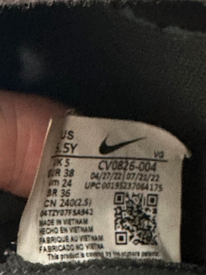 Nike Mercurial jungen,Kinder Gr 38 schwarz Gebraucht Aber Gut in Elsenfeld