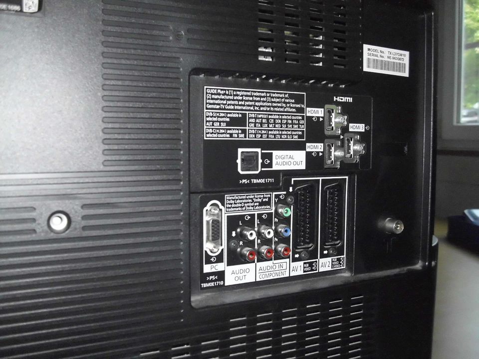 Panasonic Viera LCD TX -L37 in Essen
