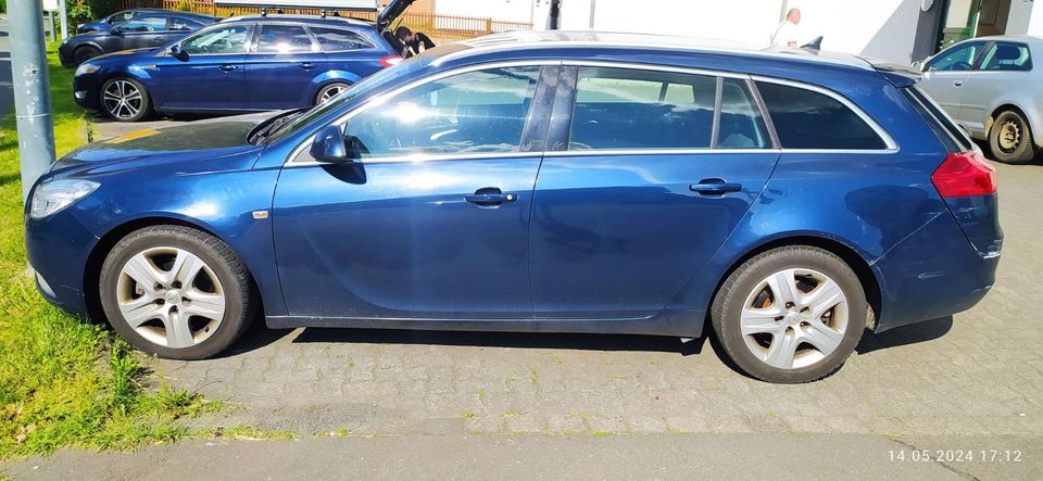 Opel Insignia Sports Tourer zu verkaufen in Waldbröl