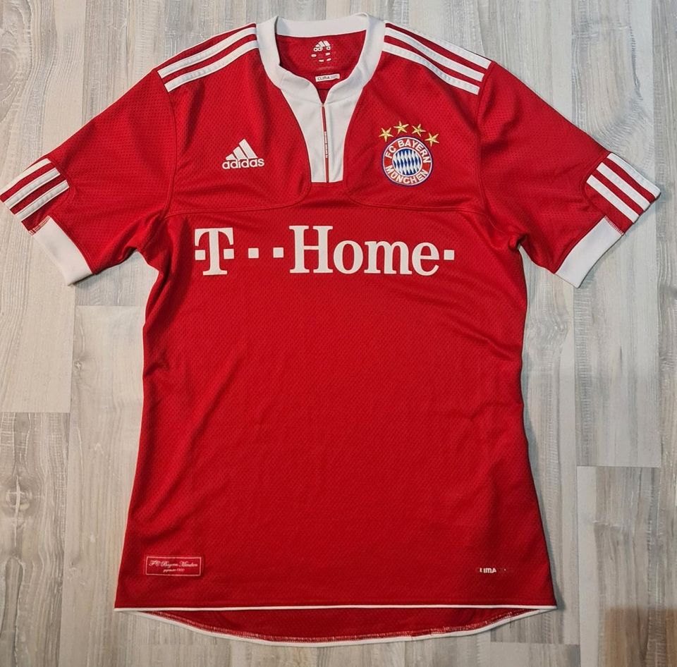 ! FC Bayern München Trikot abzugeben für ein Taschengeld ! in Neustadt b.Coburg