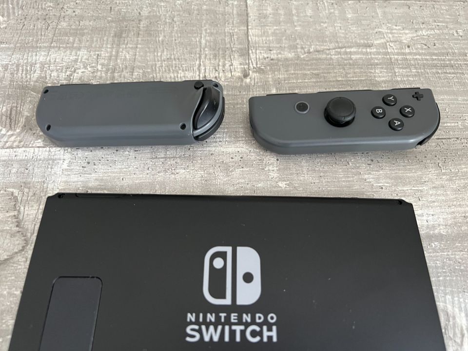 Nintendo Switch in grau / grey, fast wie neu, komplett, in OVP in Lünen