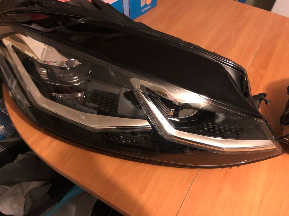 Golf 7 Facelift Voll Led Scheinwerfer rechts und links in Schüttorf