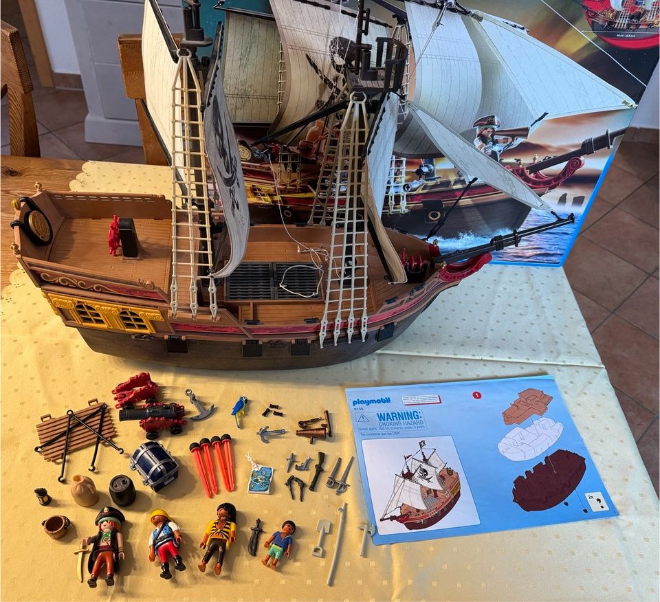 PLAYMOBIL 5135 Piraten-Beuteschiff in Felm