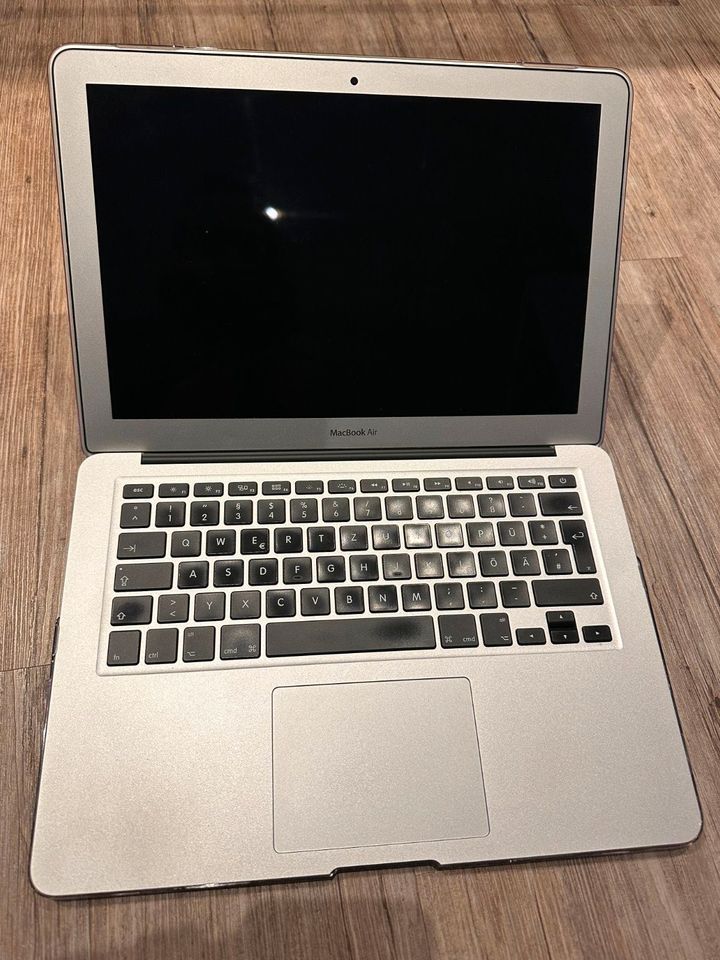 Apple MacBook Air 13" 128GB 1,4GHz i5 MD760D/B in Kirchlengern